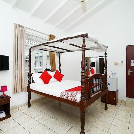 Oyo 347 Hotel Empryean Katunayaka Exteriör bild