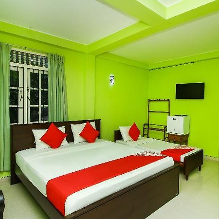 Oyo 347 Hotel Empryean Katunayaka Exteriör bild