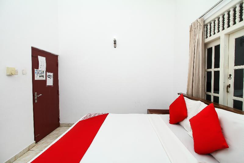 Oyo 347 Hotel Empryean Katunayaka Exteriör bild