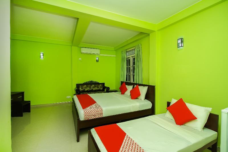 Oyo 347 Hotel Empryean Katunayaka Exteriör bild